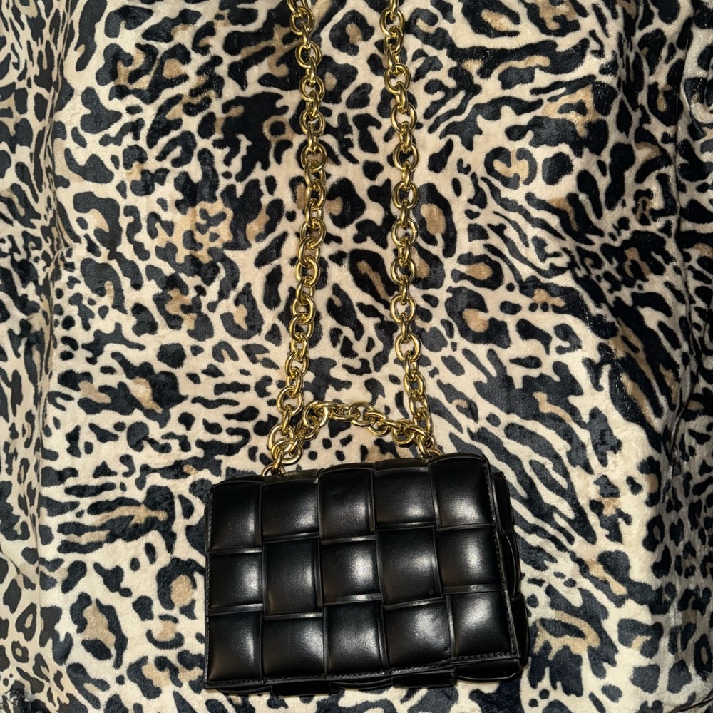 Black Quilted Chain Shoulder Bag